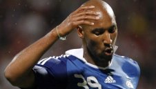 Биха шута на Анелка от отбора