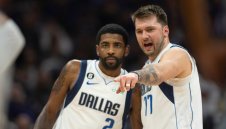 Кайри ще продължи да играе с Лука в Далас