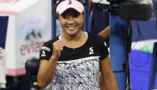 Куруми напляска Плишкова в Ташкент