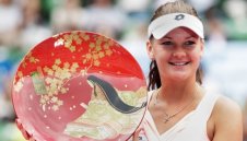 Агниешка Радванска триумфира в Токио