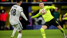 Играч на Дортмунд заби бивша на Брад Пит + СНИМКИ