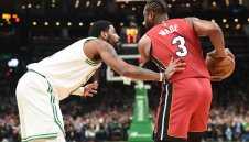 Кайри разочарова Уейд и Маями