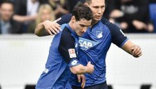 Зюле слага всички защитници на Байерн в малкия си джоб