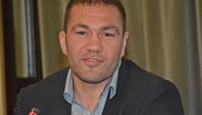 Кобрата е фаворит срещу Чисора