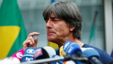 След фиаското в Русия: Йоги се изтупа и продължава напред