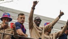 Барса иска да задържи звезда