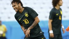 Неймар срещу проклятието на №10