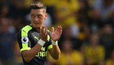 Йозил иска десетката на Джак