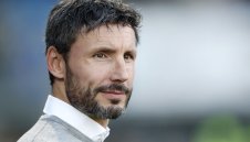 Бивш ас на Байерн пое "Вълците"