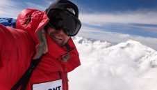 Атанас Скатов гони световен рекорд – ще изкачва Еверест и Лхотце за 24 часа