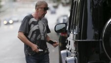 Фенове на Левски изригнаха срещу Сираков, зададоха му 8 въпроса