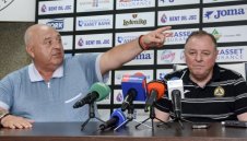 Венци Стефанов изригна пред Gol.bg: Петев е недорзумение!