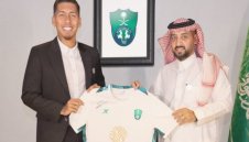 И Боби Фирмино отиде в Саудитска Арабия