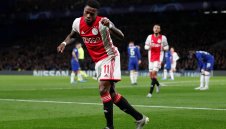 Ливърпул и Арсенал си харесаха Промес