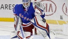 Българинът Александър Георгиев отново с велик мач в НХЛ