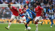 Брайтън удари Ман Юнайтед с дузпа в края 