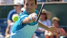 Гришо отпадна нелепо в Индиън Уелс