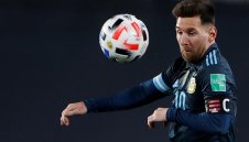 Лео Меси печели Златната топка