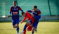 Роден защитник получи „подарък“ от румънци