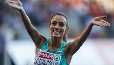 Ивет Лалова преди старта на 200 метра: Време е! + СНИМКА