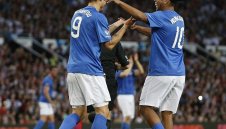 Бербатов излиза на "Ноу Камп" срещу Роналдиньо