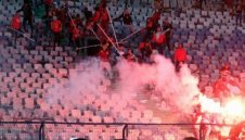 Жестоко меле на мач в Бразилия едва не завърши със смърт + ВИДЕО