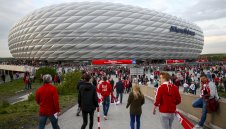 Късметлии: 7500 души ще гледат Байерн на "Алианц Арена" утре