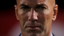 Манчестър Юнайтед към Зизу: Изчакай малко, Жозе е пътник...