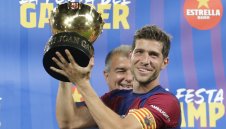 Барса спечели "Жоан Гампер" след шестголово шоу с Тотнъм