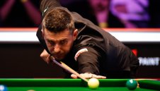 Веселяка се измъкна в маратона срещу Хигинс