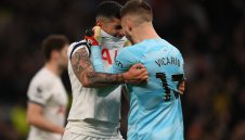 Тотнъм се фука с уникално постижение