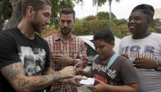 Сделката за Серхио Рамос се превръща в цирк