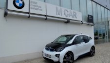 &bdquo;Зелената&ldquo; и иновативна серия BMW i паркира в &bdquo;М Кар&ldquo; Пловдив 