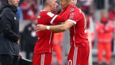 Байерн започва преговори с каре до дни