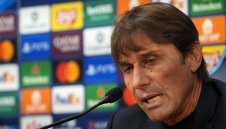 Двете лица на Конте! Защо в Шампионската лига е зле, но печели в първенството