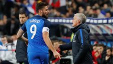 Сензация: Байерн впери поглед в опитния Жиру