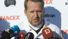 Изритаха от Китай легенда на Барса и Реал 