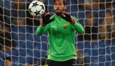 Рома връзва Алисон