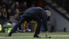 Моу развя бялата кърпа: Юнайтед няма шанс за титлата