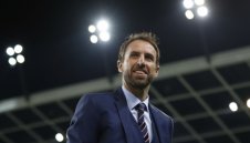 Гарет Саутгейт остава селекционер на Англия