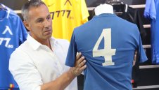 Никой не помага: Левски е на крачка от фалит