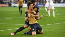 Арсенал уби Лебедите за едно полувреме