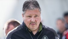 Ще има ли уволнение? Любо Пенев чака от Локо Пловдив 100 000 лева