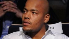 М'Боли става съотборник на Роналдиньо и Ето'о