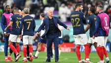 Зинедин кой? Дешан остава треньор на Франция 