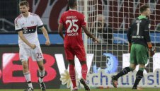 Байерн завърши годината с постна победа