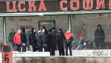 Феновете на ЦСКА към Инджов и Манджуков: Спасете клуба ни!