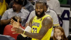 Напуска ли Лейкърс? Агентът на ЛеБрон каза цялата истина