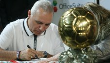 Стоичков на 55: Завистта е раната на България, в Левски се засегнаха от №4