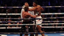 Съветват Джошуа как отново да стигне до върха